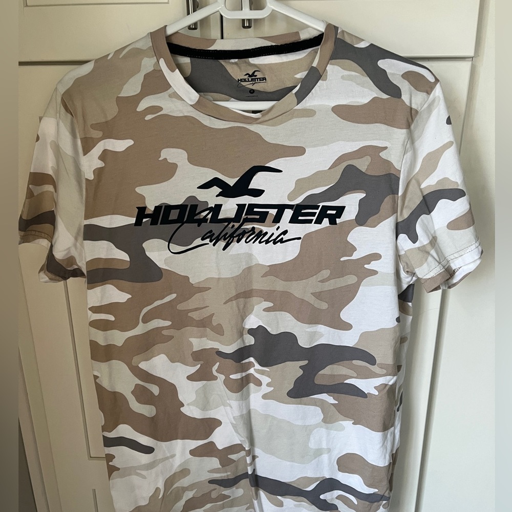 Hollister - short sleeve tee shirt- LOT OF 3